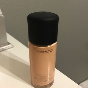 Mac studio fix fluid shade NW15