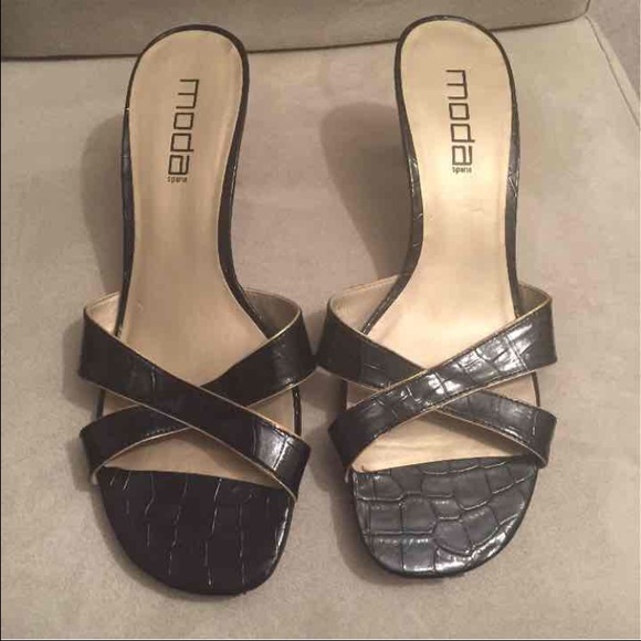 Like new! Moda Spana kitten heels in size 11M