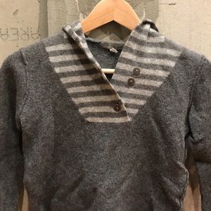 Great quality wool/cashmere sweater with hood