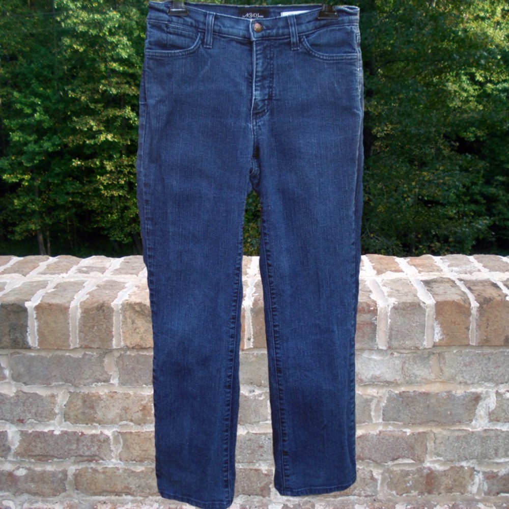 Not Your Daughter's Jeans (NYDJ) - Size 6