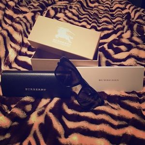 Burberry Unisex Polarized Black Sunglasses EUC