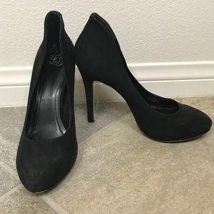 BCBG generation black sued heals.