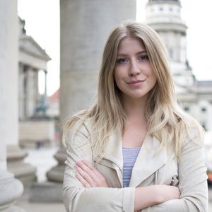 Meet your Posher, Daniela