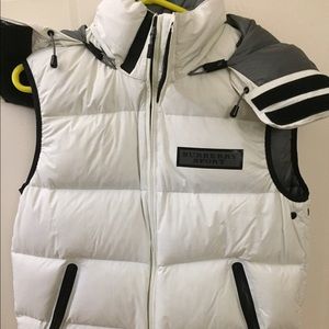 Burberry Sport men's down-filled nylon warmer