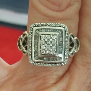 BEAUTIFUL "REAL DIAMOND" RING