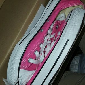 Bubble gum pink converse!