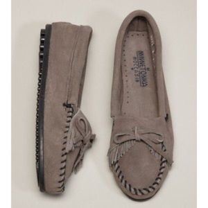 LISTING CLOSING 8/13/17 - Minnetonka Suede Mocs
