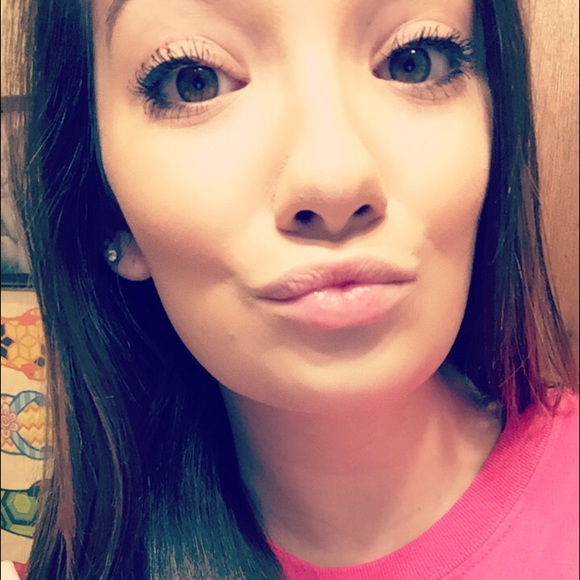 EVERY THING IN CLOSET IS SOLD - Picture 3 of 4