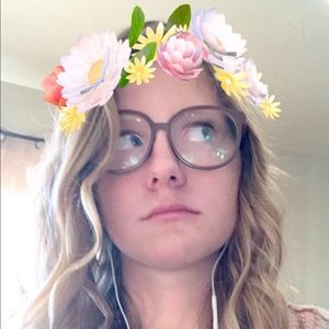 Meet your Posher, Cassandra