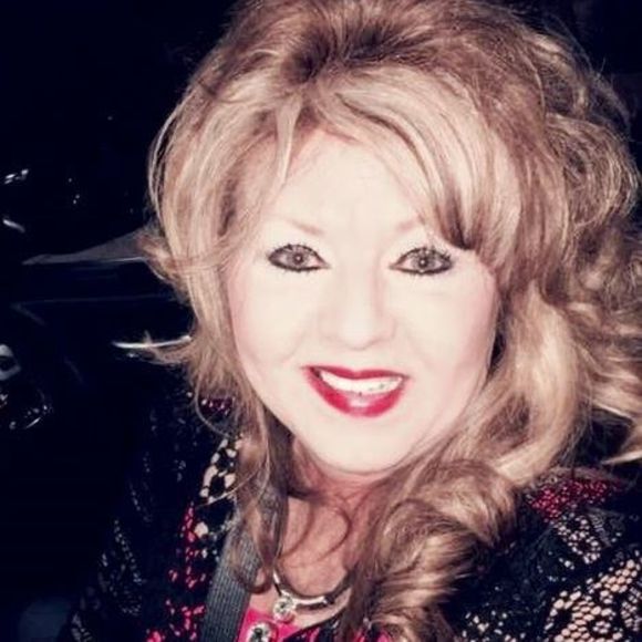 Meet your Posher, Debra