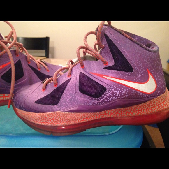 ❗️SOLD❗️Lebron 10 Area 72 Size 4Y