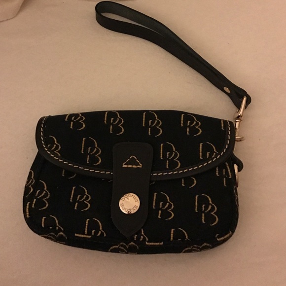 Dooney&Bourke black wristlet