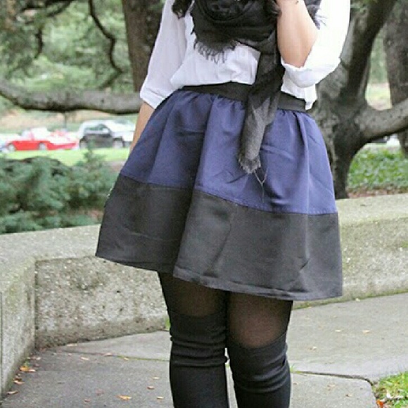 Express blue and black color block skirt - Picture 3 of 3