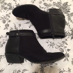 🦃Thanksgiving Sale🦃 Black Leather/Suede Booties