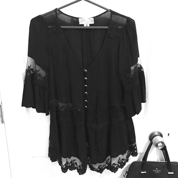 Vintage w hand sewn glam buttons and lace detail