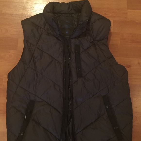 Gap Precision Designed Vest. - Picture 1 of 1