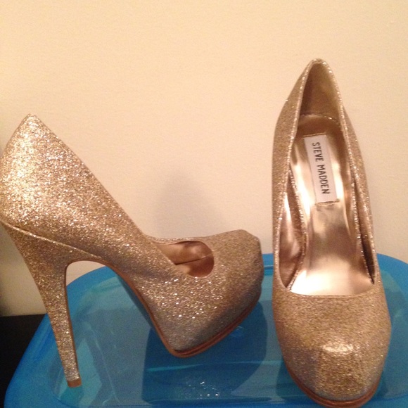 🚫SOLD🚫 NEW Steve Madden glitter platform