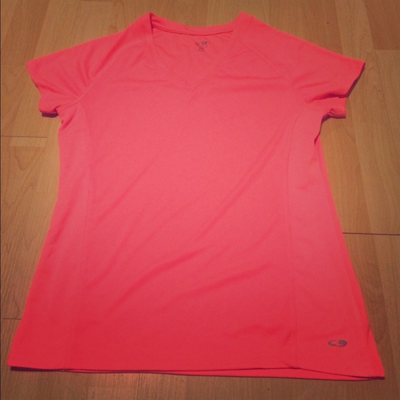 Champion DryFit Tee in perfect condition