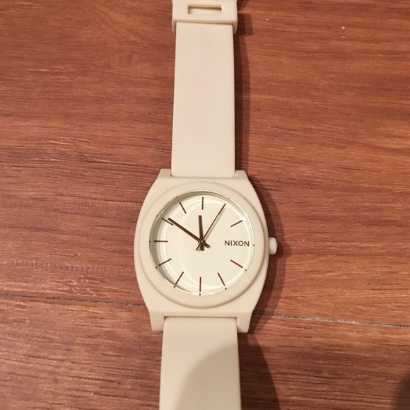 Unisex Nixon Creme Watch