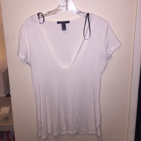Low neck white tee tshirt