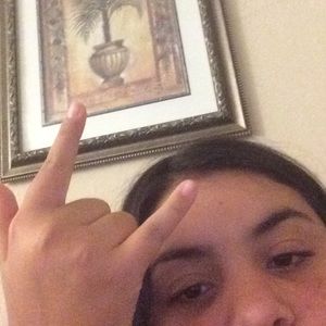 Meet your Posher, Briana