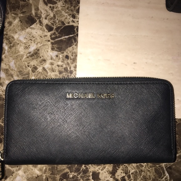 Michael Kors Handbag and Wallet - Picture 3 of 4