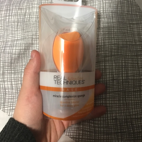 Real techniques - Picture 1 of 2