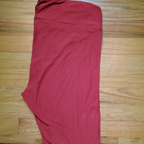 TC LuLaRoe leggings solid red