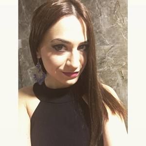 Meet your Posher, Daniela