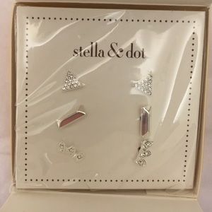 New In box! Stella and Dot Aurora silver stud pack