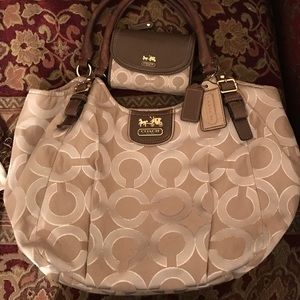Authentic Coach Purse Includes matching wallet.