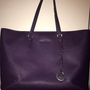 Michael Kors Jet Set Travel Medium Tote