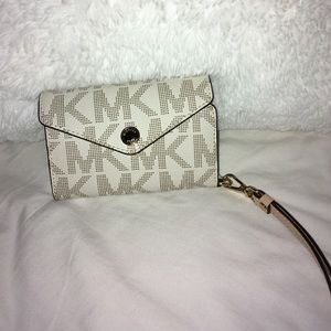 MK iPhone 4/5 wristlet.