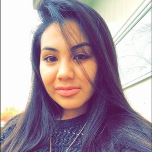 Meet your Posher, Paola