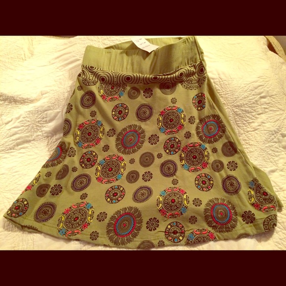 Mid length skirt - Picture 1 of 3