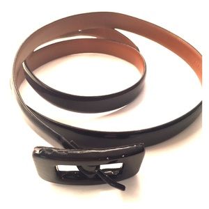 Black patent leather, skinny belt