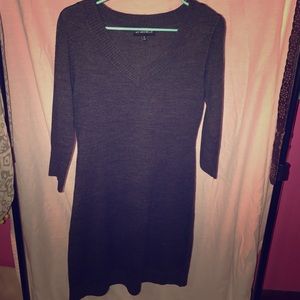 3/4 length sleeves fitted vneck sweater dress