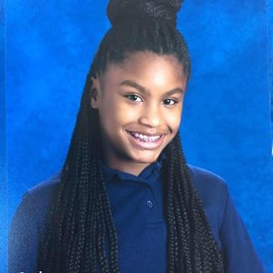 Meet your Posher, Damitra