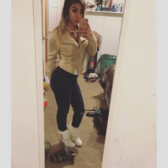 Meet your Posher, Gladys - Picture 1 of 1