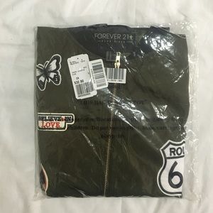 FOREVER 21 ARMY GREEN PATCHWORK BOMBER JACKET - 2X