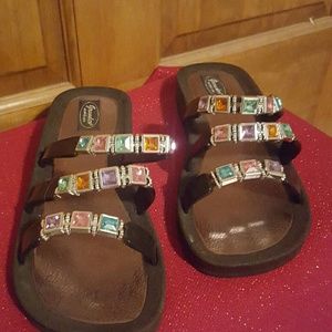 Multi gem sandle