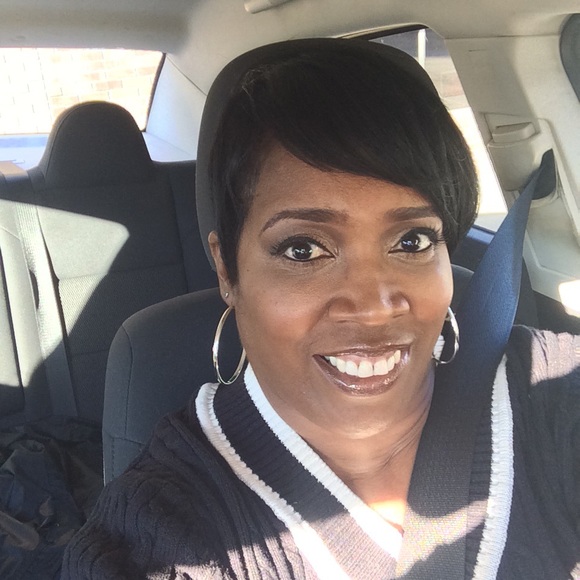 Meet your Posher, Sharon