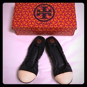 Tory Burch size 6 navy leather ballet flat