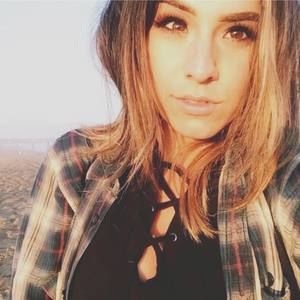 Meet your Posher, Adaira