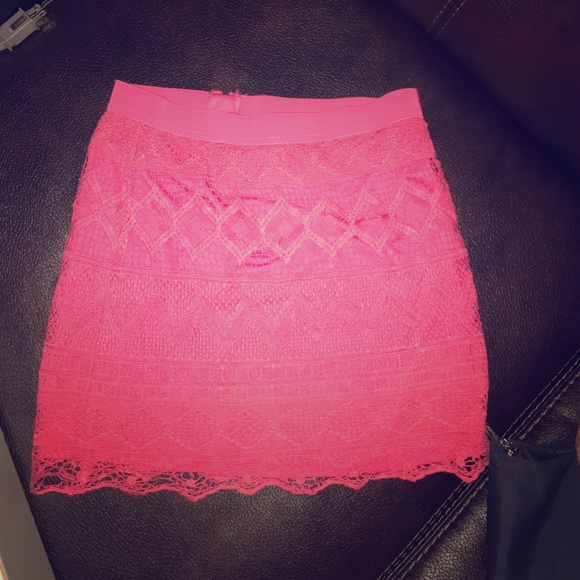 Coral lace mini skirt