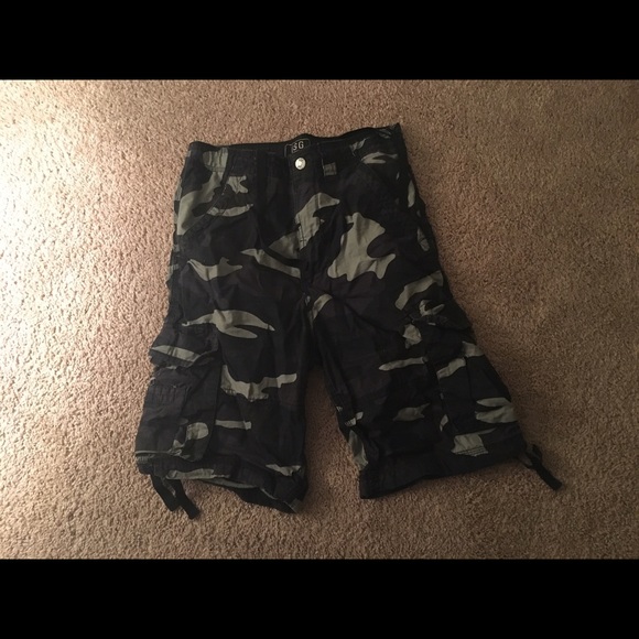 Men's camo cargo shorts