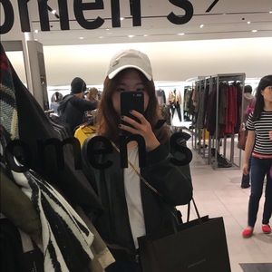 Meet your Posher, Chienhui