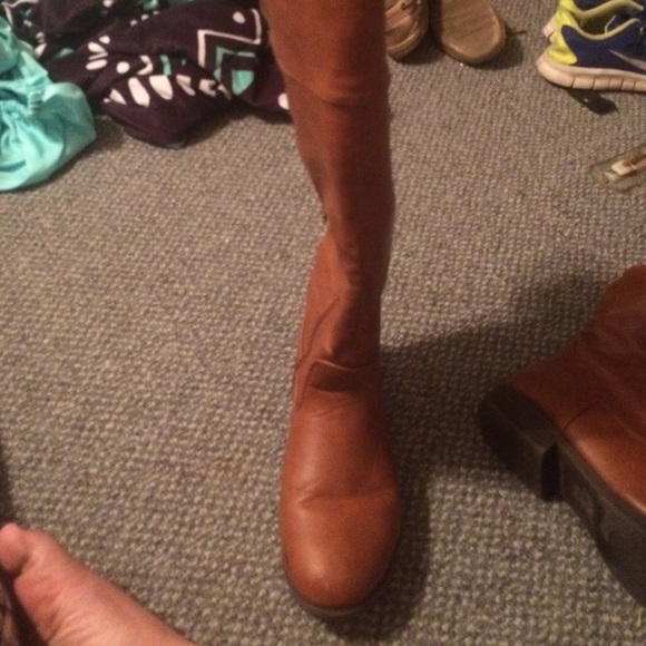 Women's size 7 boots - Picture 2 of 4