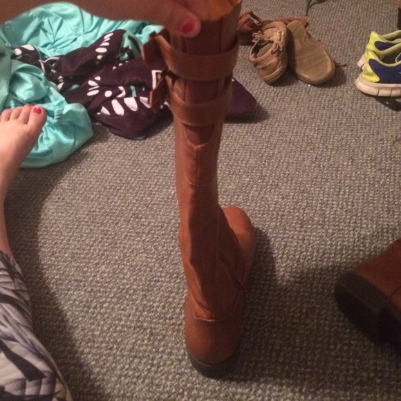 Women's size 7 boots - Picture 4 of 4