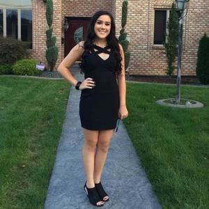 Meet your Posher, Carrie